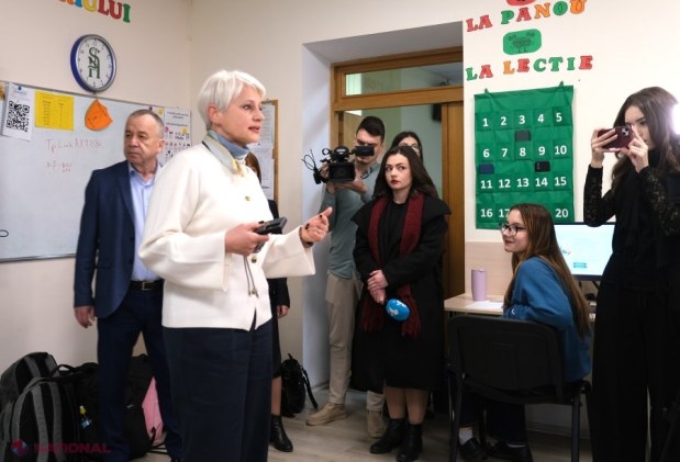 Elevii din întreaga țară își testează pentru prima dată competențele digitale în cadrul unui exercițiu național