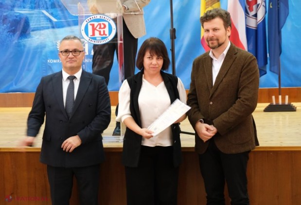 Profesorii de limbă găgăuză din autonomia găgăuză își îmbunătățesc abilitățile printr-un program de formare inovator