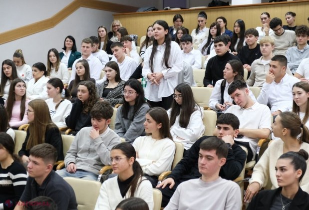 Dan Perciun sprijină educația multilingvă și cultura găgăuză în cadrul unei vizite la Comrat