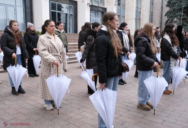 Studenții promovează integritatea academică printr-un flashmob cu ocazia Zilei Internaționale Anticorupție