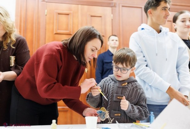 Pomul de Crăciun inaugurat la Președinție de Maia Sandu și copiii angajaților: programul vizitelor