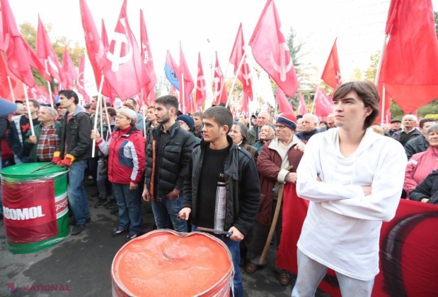 Trustia, elegii politikoase // Exerciții la dobă