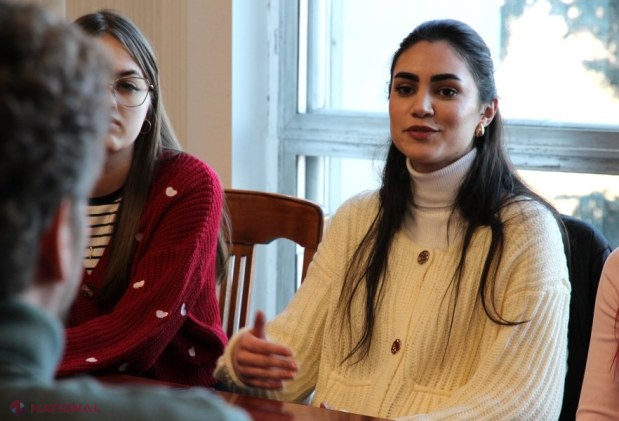 Dan Perciun discută cu studenții de la „Alexei Mateevici” despre condițiile precare și gândacii din căminul 14 al UTM