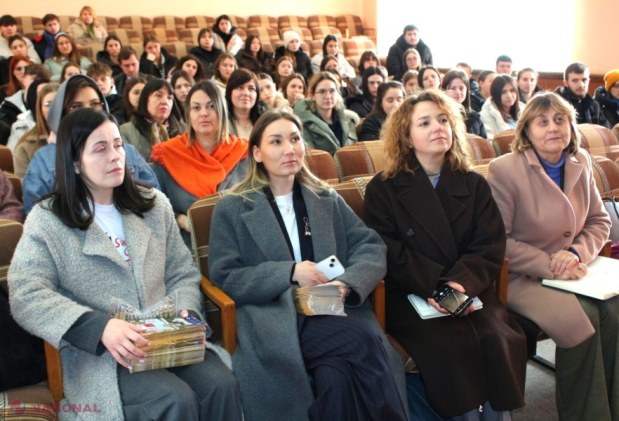 Campania „Fii PRO! Alege să fii Profesor!” promovează cariera didactică în rândul tinerilor la Comrat