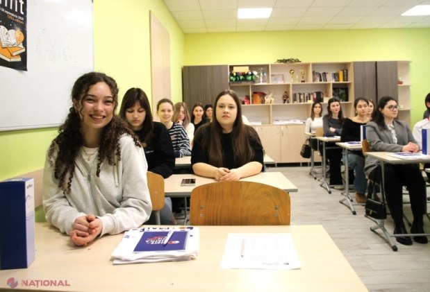 Prima sesiune de instruire pentru mentorii campaniei „Matematica de la egal la egal”, organizată la Chișinău cu participarea a 300 de elevi