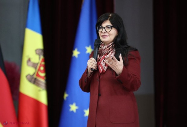 40 de elevi din toată țara, premiați la Olimpiada Republicană de Limba și literatura română
