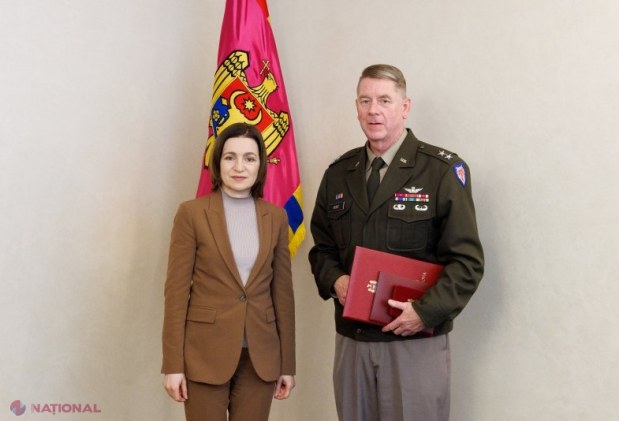 Maia Sandu marchează la Chișinău 25 de ani de parteneriat cu Carolina de Nord și decorază liderul Gărzii Naționale americane