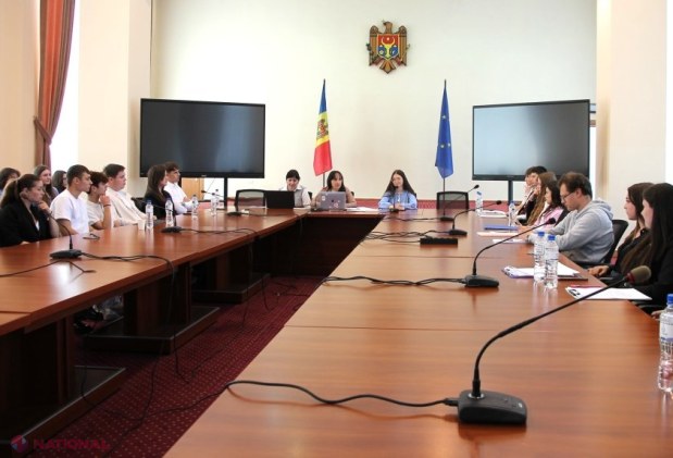 Elevii din învățământul profesional tehnic propun 51 de proiecte pentru bugetarea participativă în școli