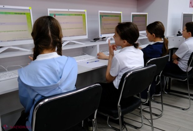 Testarea națională la matematică în format digital, extinsă la zeci de mii de elevi din toată țara