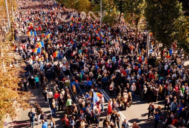 Un nou protest în fața Președinției și Parlamentului. Ilan Șor a îndemnat protestatarii să instaleze mai multe corturi în fața instituției prezidențiale. „Orășelul schimbării” s-ar putea extinde în toată capitala!