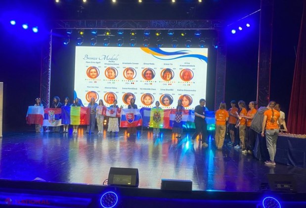 Elevele din Republica Moldova, premiate la Olimpiada Europeană de Informatică pentru Fete din Italia