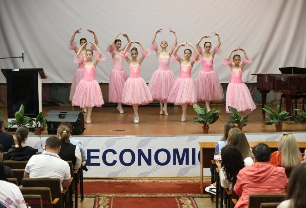 134 de tineri pasionați de finanțe concurează la Olimpiada Republicană la Economie de la ASEM