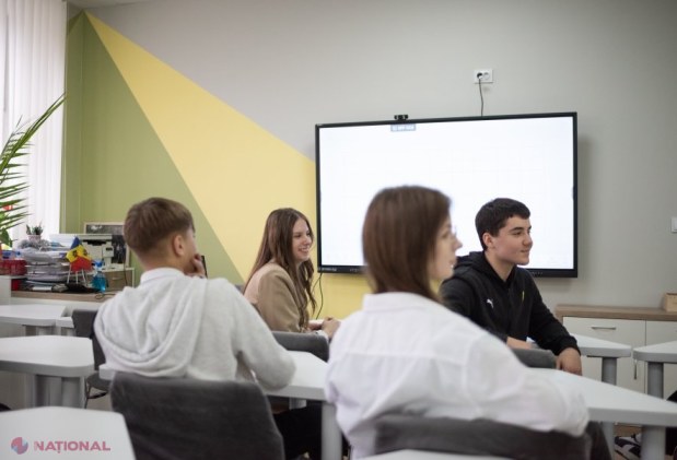 Absorbante gratuite pentru peste 31.000 de eleve din 204 școli: Programul „Școala EduLIFE” se extinde cu sprijin de la bugetul de stat