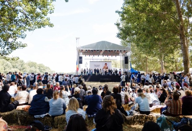 Maia Sandu, de Ziua Nistrului la Talmaza: festival cu dansuri, tradiții și apel la protejarea râului