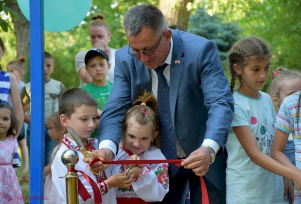 FOTO // În raionul Orhei sunt INAUGURATE săptămânal câteva terenuri de joacă pentru copii