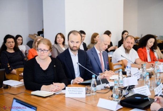 Moldova își fixează pe 10 ani direcțiile de investiții în drumuri, apă, canalizare și dezvoltare regională