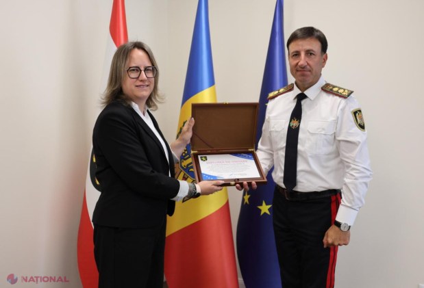 IGP își ia rămas-bun de la ofițerul de legătură francez Carole Lozach și îi conferă Diploma de Onoare pentru consolidarea cooperării moldo-franceze