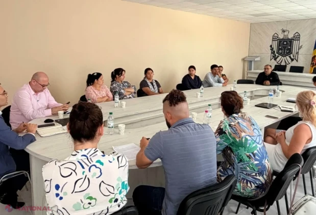MEC caută soluții la Otaci pentru creșterea accesului copiilor romi la educație și prevenirea abandonului școlar