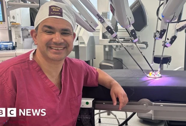Primele operații chirurgicale asistate de robot, realizate cu tehnologie 3D, la un spital din Marea Britanie