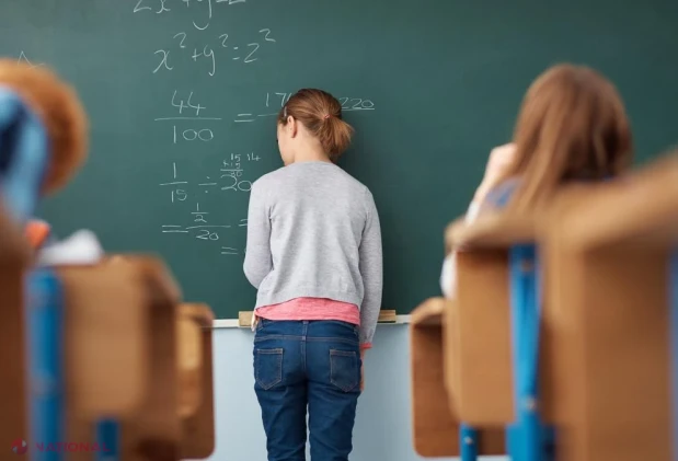 Telefonul, de la TikTok la „enciclopedie la purtător”: cum poate școala combate analfabetismul funcțional și exodul profesorilor