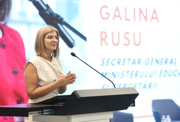 Mentorii liceeni ai campaniei „Matematica de la egal la egal”, premiați la Chișinău pentru sprijinul acordat elevilor de clasa a IX-a