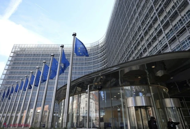 UE prelungeşte plafonul de 44 de dolari pentru petrolul rusesc şi adoptă al 21-lea pachet de sancţiuni, atenuat la presiunea Greciei