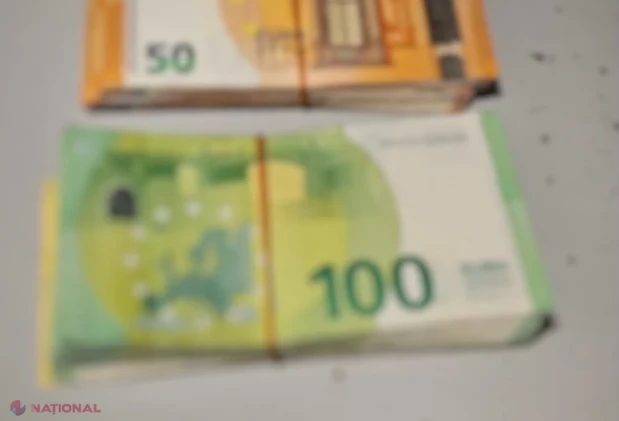 Pasageră de 59 de ani, prinsă pe aeroportul din Chișinău cu 25.650 de euro nedeclarați în bagajul de mână