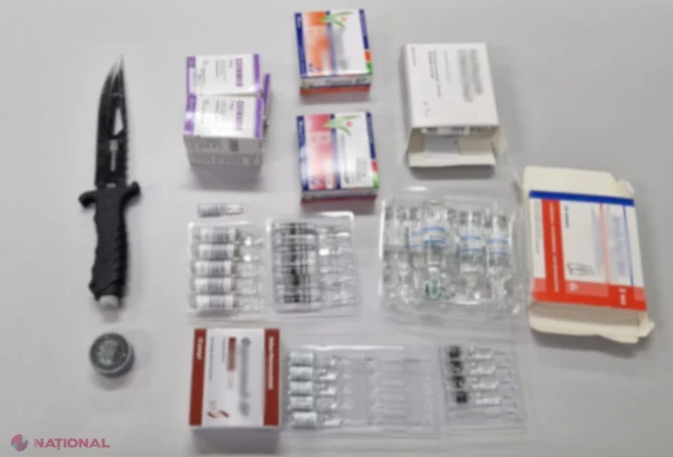 Medicamente ascunse, cuțit de vânătoare și preparate veterinare, depistate de vameși la Mirnoe și Tudora