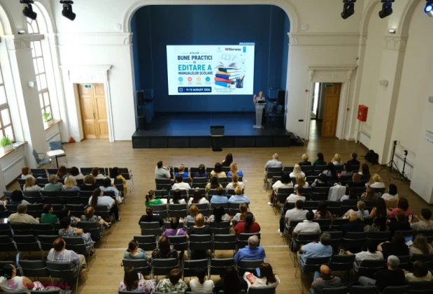 Manualele școlare intră în reformă: peste 250 de autori, instruiți după modelul Estoniei pentru cărți mai clare și adaptate elevilor