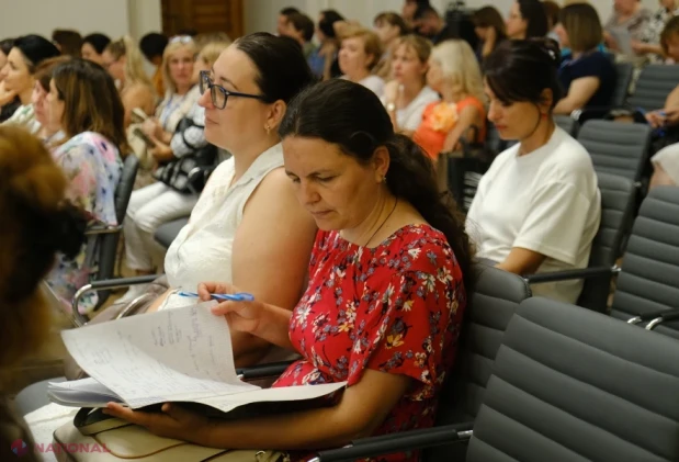 Manualele școlare intră în reformă: peste 250 de autori, instruiți după modelul Estoniei pentru cărți mai clare și adaptate elevilor
