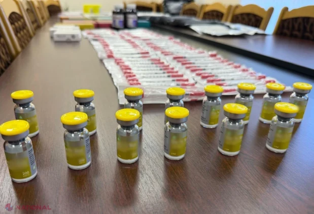Preparate injectabile și consumabile ascunse, depistate de vameși într-un microbuz din Ucraina la Tudora