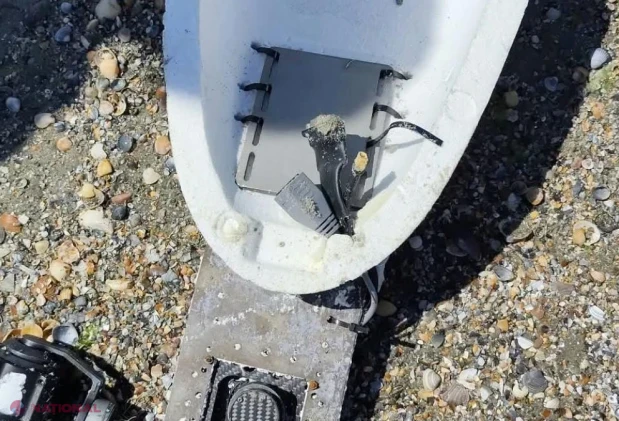 Fragment de dronă adus de valuri pe plaja din Olimp, găsit de un salvamar și ridicat de autorități