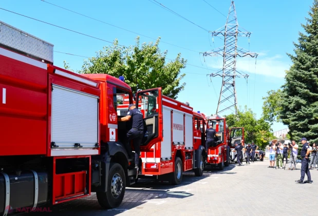 Pompierii moldoveni, onorați la Chișinău după misiunea reușită de lichidare a incendiilor forestiere din Grecia