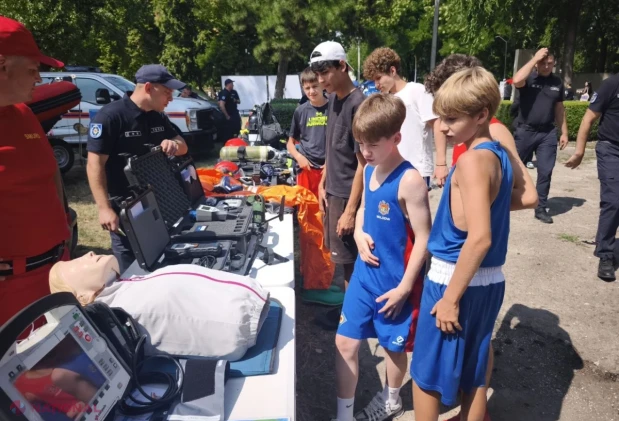 Salvatorii IGSU au învățat tinerii din Bălți cum să fie în siguranță la Festivalul Zilei Internaționale a Tineretului