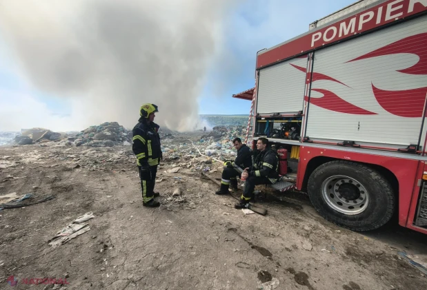 Incendiu de proporții la gunoiștea orășenească din Orhei: pompierii IGSU intervin pe parcursul nopții și dimineții