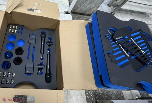 Sisteme audio și piese auto nedeclarate, ascunse în două microbuze oprite la vamă