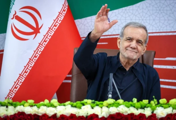 Iran cere încheierea războiului cu SUA, în timp ce Washingtonul pregătește cele mai dure sancțiuni din istorie
