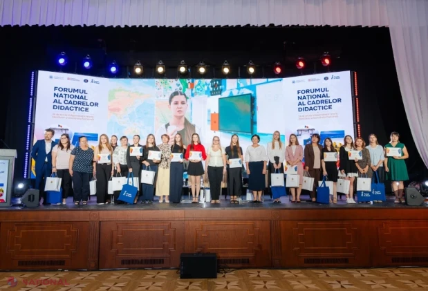 Elevii „Noi suntem Europa”, omagiați la Forumul Național al Cadrelor Didactice pentru promovarea valorilor europene