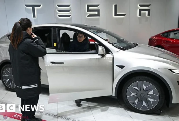 China lovește în designul Tesla: peste patru milioane de mașini rechemate din cauza mânerelor ascunse ale ușilor
