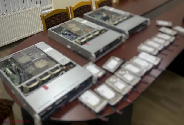 Servere și hard diskuri nedeclarate, ascunse printre bagaje, depistate la vama Tudora