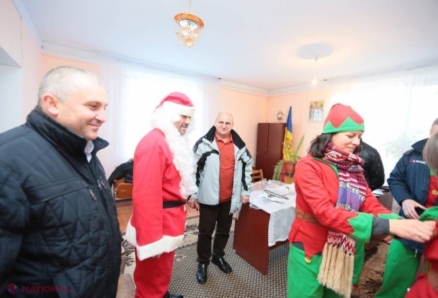 Vă mulțumim! Moș Crăciun a fost la Fântânița! Cu văcuță, alimente, haine, bani, televizor și frigider
