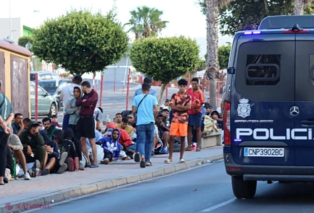 Proteste violente în Ceuta: corturile migranților incendiate, localnicii cer trimiterea lor înapoi în Maroc
