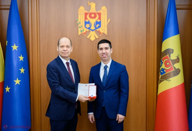 Mihai Popșoi i-a conferit ambasadorului turc Uygar Mustafa Sertel medalia „Meritul Diplomatic” la încheierea mandatului în Republica Moldova