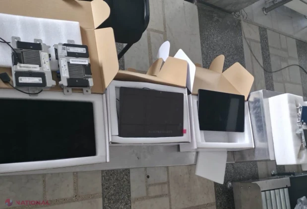 Componente multimedia auto nedeclarate, ascunse într-un autoturism la vama Leușeni