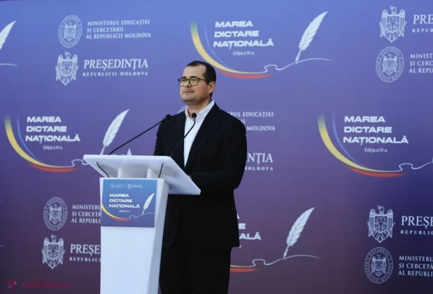 Mii de oameni, împreună pentru Marea Dictare Națională de Ziua Limbii Române în Republica Moldova