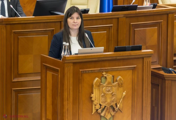 Bugetarii cu venituri de până la 20 000 de lei vor primi indemnizații unice de până la 4 000 de lei. Parlamentul a aprobat rectificarea bugetului în prima lectură