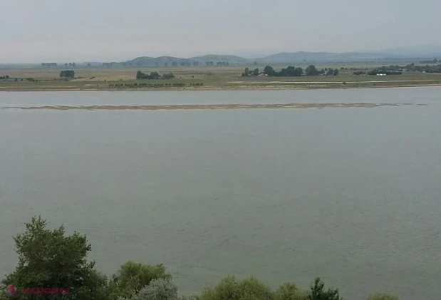 Navă cargo blocată în apropiere de Ruse, pe fondul nivelului scăzut al Dunării