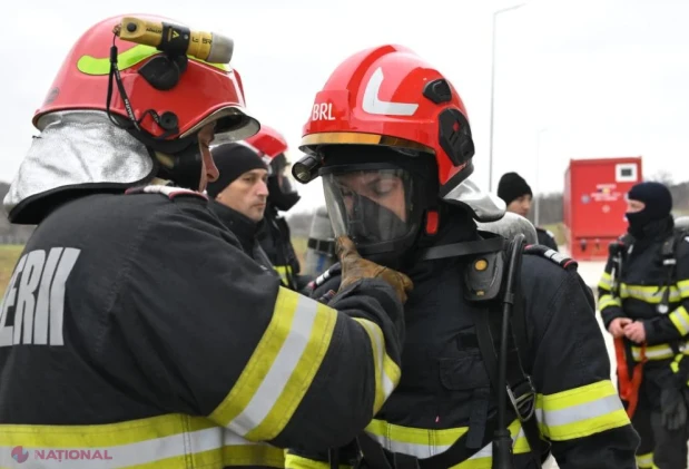 Cei 69 de pompieri români revin acasă după două săptămâni de luptă cu incendiile din Serbia