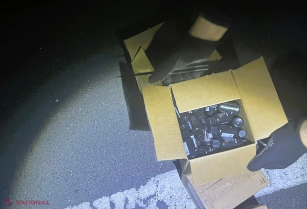 Lot de 7000 de produse pentru îngrijirea părului, ascuns într-un autocar pe ruta Kiev–Chișinău, depistat de vameși