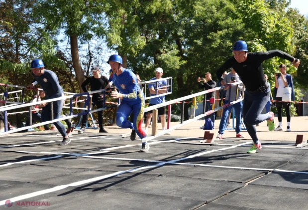 A doua zi a Campionatului Național la Sportul Aplicativ: salvatorii și pompierii își testează rezistența și abilitățile practice